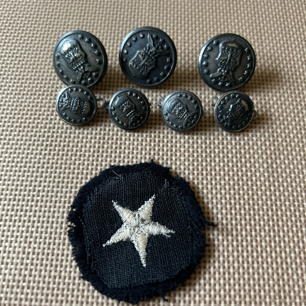 Vintage US Air Force Dress Uniform Buttons 13 Stars Military Crest Silver Tone